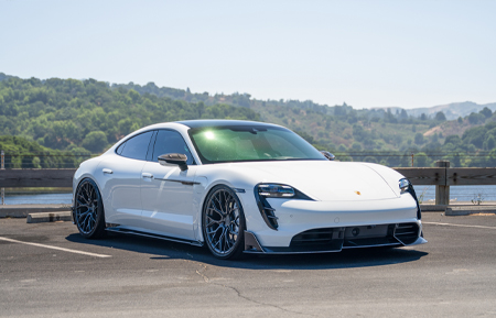 porsche taycan panamera turbo 911 carrera cayman taycan macan agl43 2022 20 21 inch 21in 20in staggered forged three piece agl43 mesh concave multi spoke wheels rims gloss anthracite monoblock one vossen rotiform velos velgen adv1 al13 anrky mvforged esrforged 1886 luxury car cars euro hre